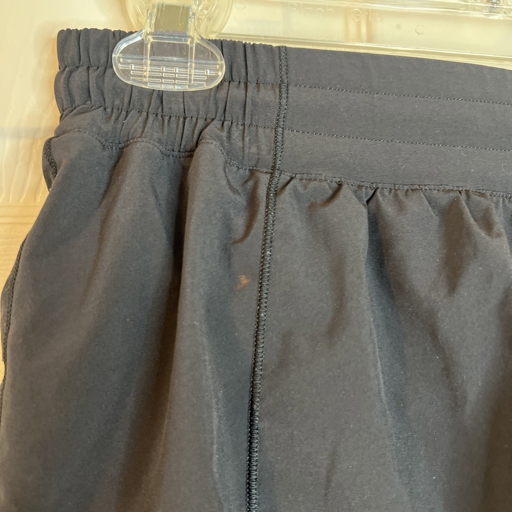Lululemon Hotty Hot Shorts Hawaii Black 2" Inseam Liner Rainbow Islands Sz 8 - Picture 3 of 7